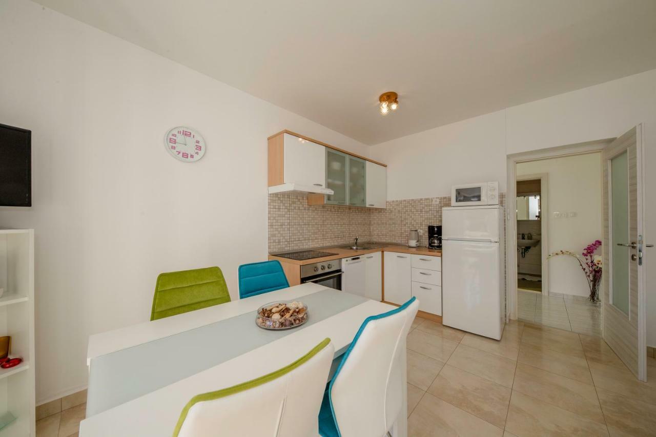 Lili Rab Apartamento Rab Town Exterior foto