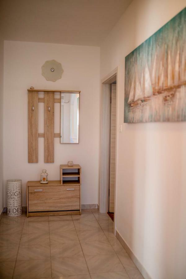 Lili Rab Apartamento Rab Town Exterior foto